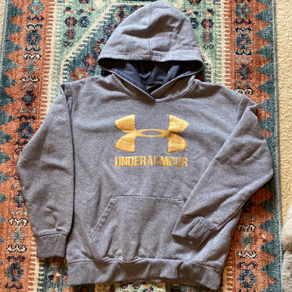 GIRLS • UNDER ARMOUR HOODIE